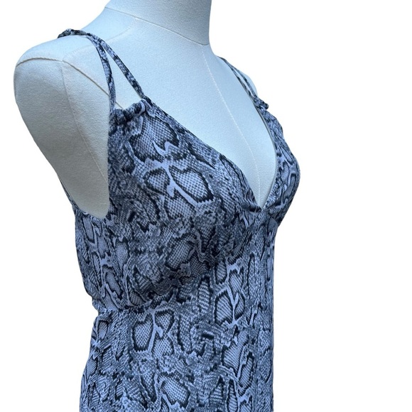 TOBI NWT Black and White Snakeskin Print Maxi Dress Size Small - Picture 8 of 15